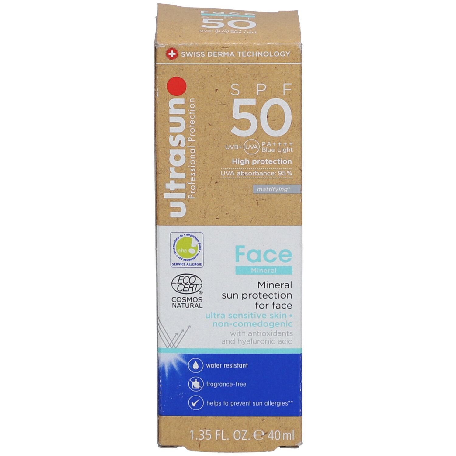Voorkant van de kartonnen verpakking. Toont zonnebrandcrème voor het gezicht, SPF 50. Met COSMOS NATURAL certificering en allergie label.