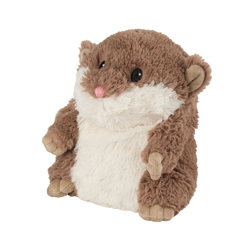 Bruin hamsterknuffel, zijwaarts gedraaid. Crèmekleurige buik en roze neus. Oren en poten lichtbruin. Zwarte ogen.