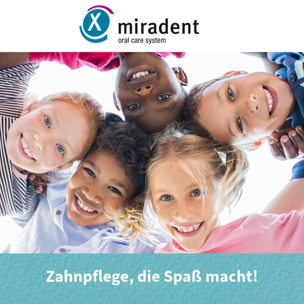 Vijf kinderen kijken in de camera. Miradent logo. Tekst: Tandverzorging die leuk is!