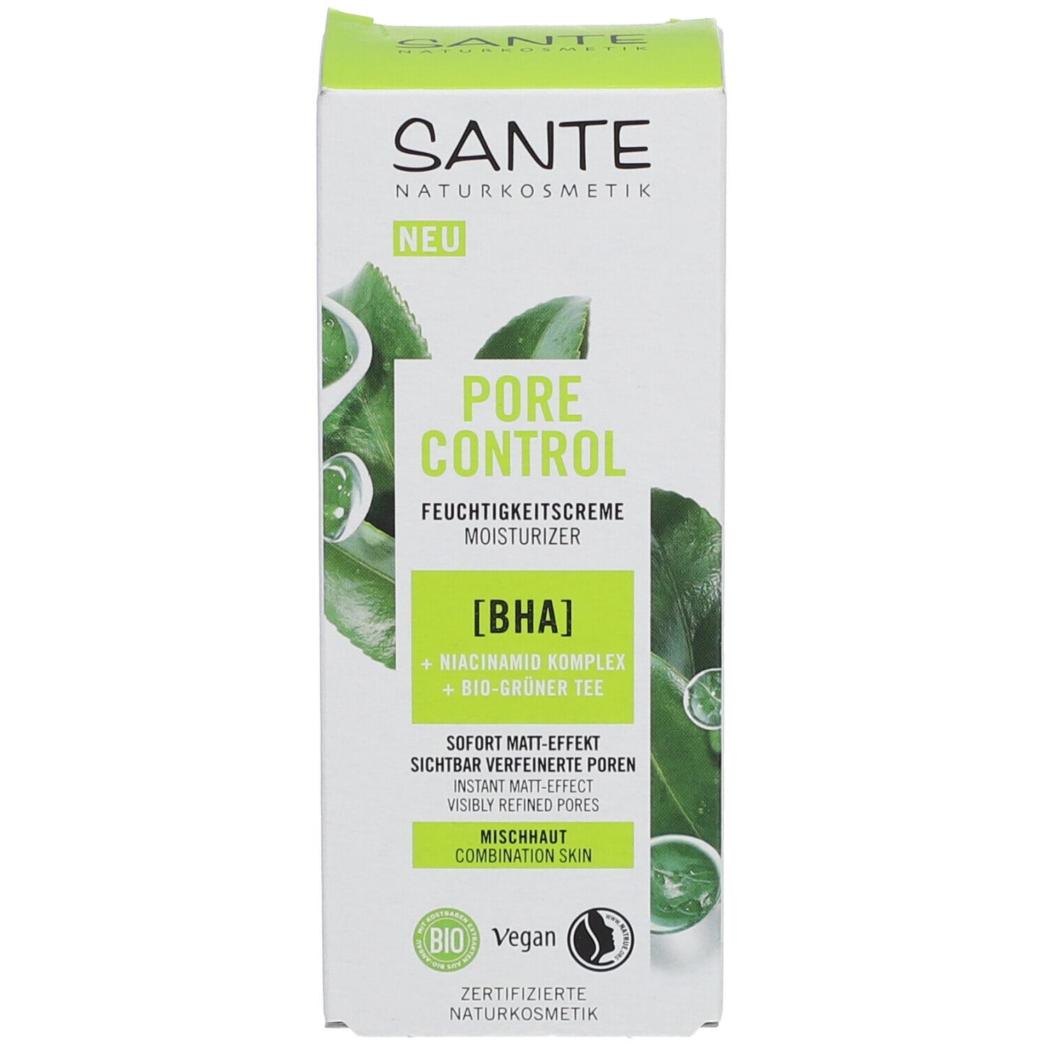 Kartonnen verpakking. Tekst: PORE CONTROL, moisturizer, BHA, gemengde huid. Bio- en vegan labels. Groen en wit.