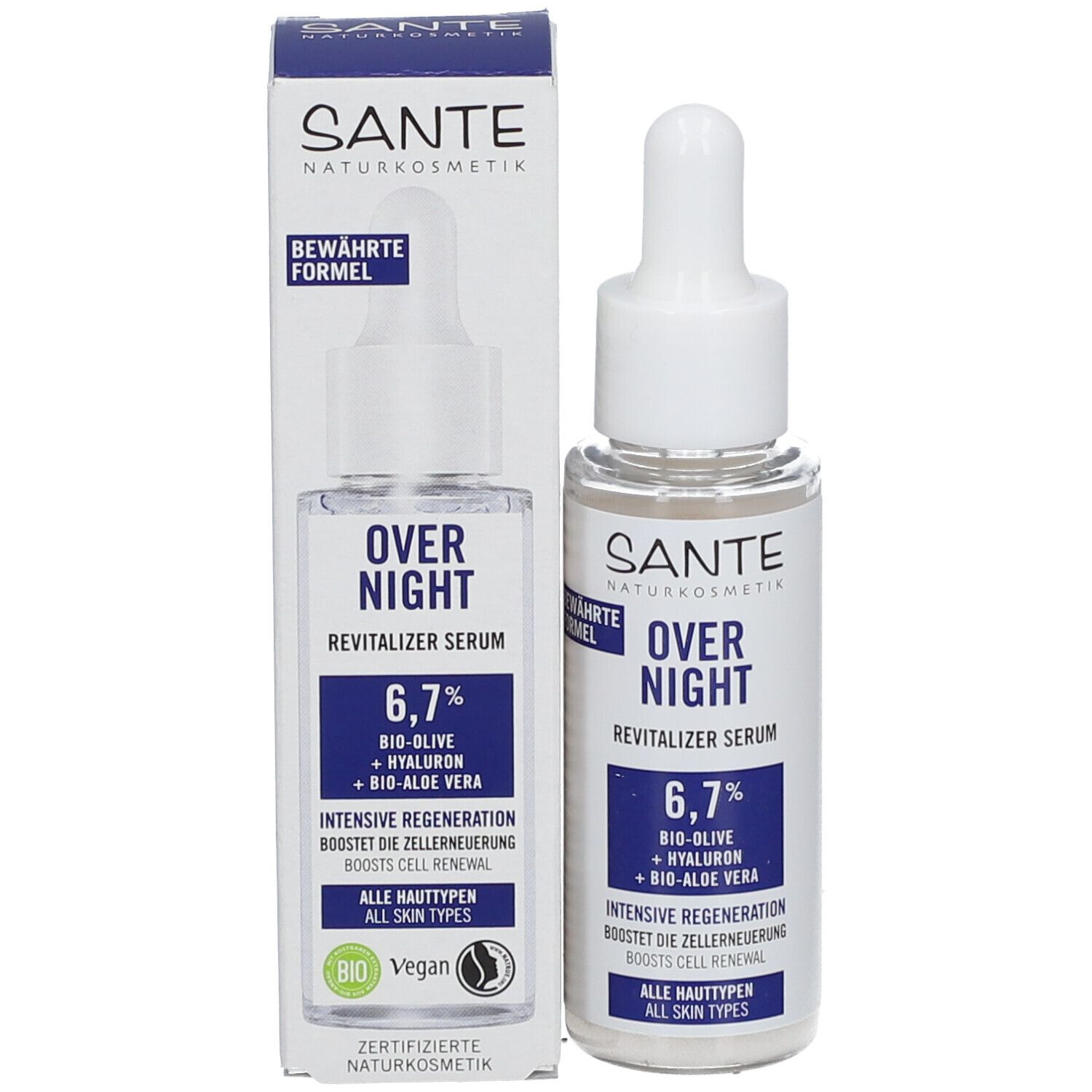 Emballage du produit et flacon de sérum. Inscription: SANTE, OVER NIGHT, Revitalizer Serum, 6,7%, Bio-Olive + Hyaluron + Bio-Aloe Vera. Vegan.