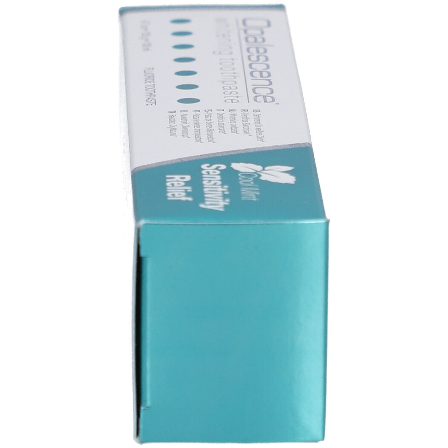 Tandpastadoos, zijaanzicht. Opschrift: Opalescence, whitening toothpaste. Cool Mint Sensitivity Relief.