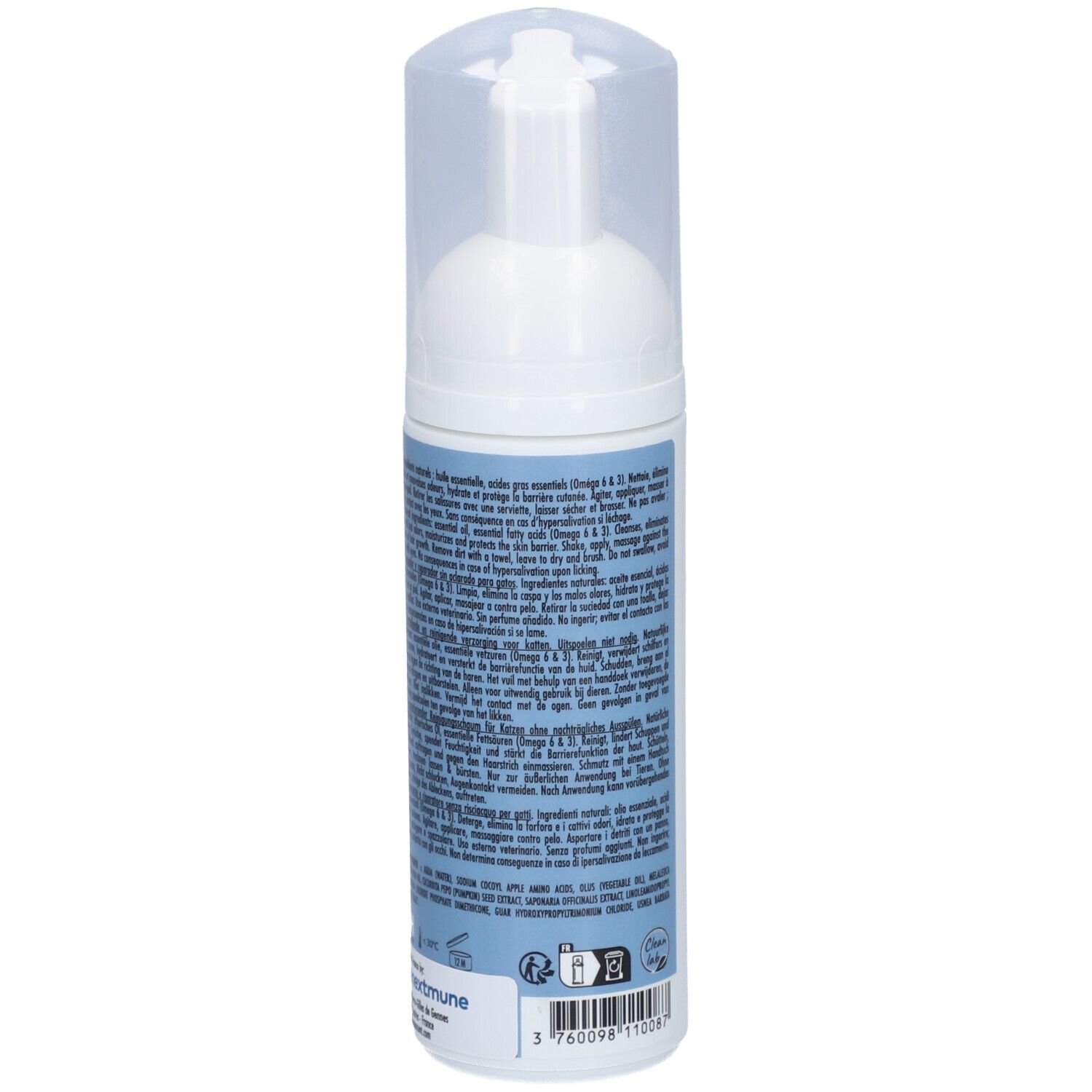 Witte fles met sproeikop. Achterkant met tekst. Opschrift: Dermoscent, Essential Mousse. Informatie en ingrediënten.