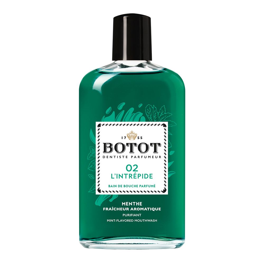 Botot mondwater munt, den en eucalyptus in een glazen fles.