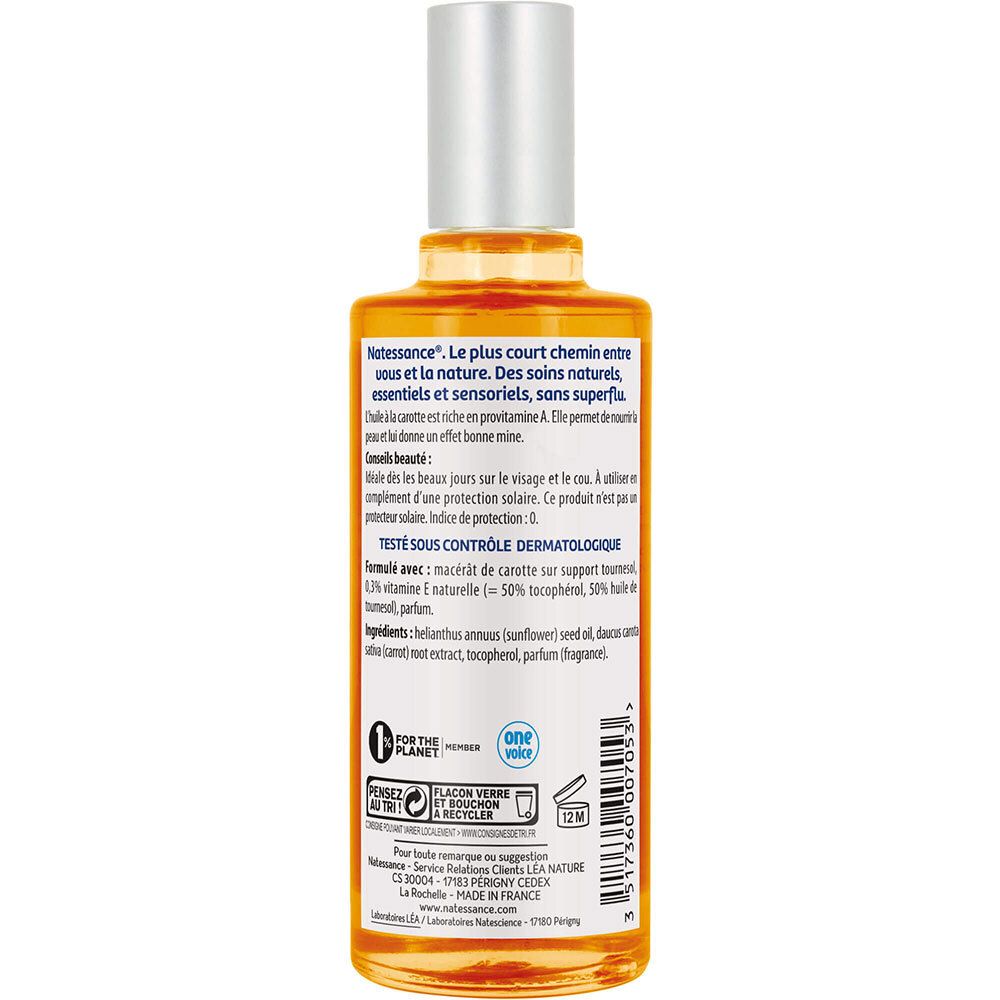 Achterkant van de Natessance Carotte olie fles. Franse tekst. Bevat informatie over ingrediënten en dermatologische controle.