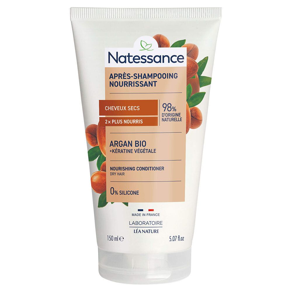 Tube blanc de conditionneur avec accents bruns. Inscription: Natessance, Après-Shampooing Nourrissant, Argan Bio + Kératine Végétale, 98% d'origine naturelle.