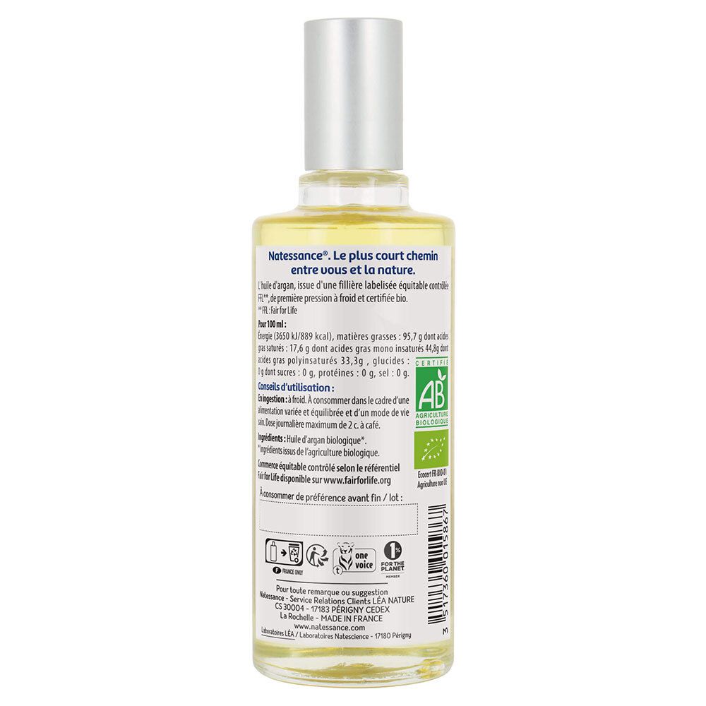 Achterkant van de arganolie fles. Tekst met ingrediënten, voedingswaarde en houdbaarheidsdatum. AB Bio certificering.