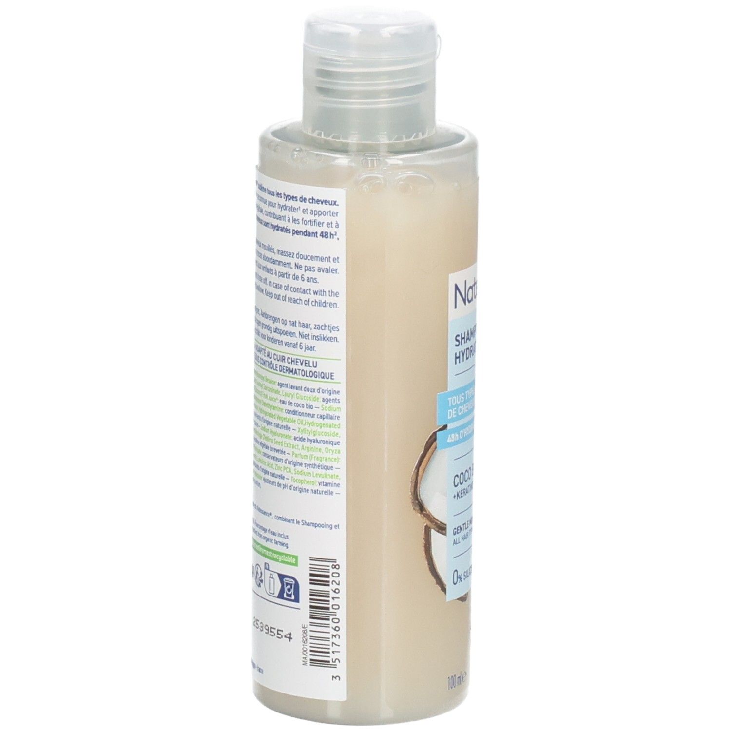 Achterkant van de shampoo fles. Tekst: productinformatie, ingrediënten, fabrikant. Logo's en certificeringen.