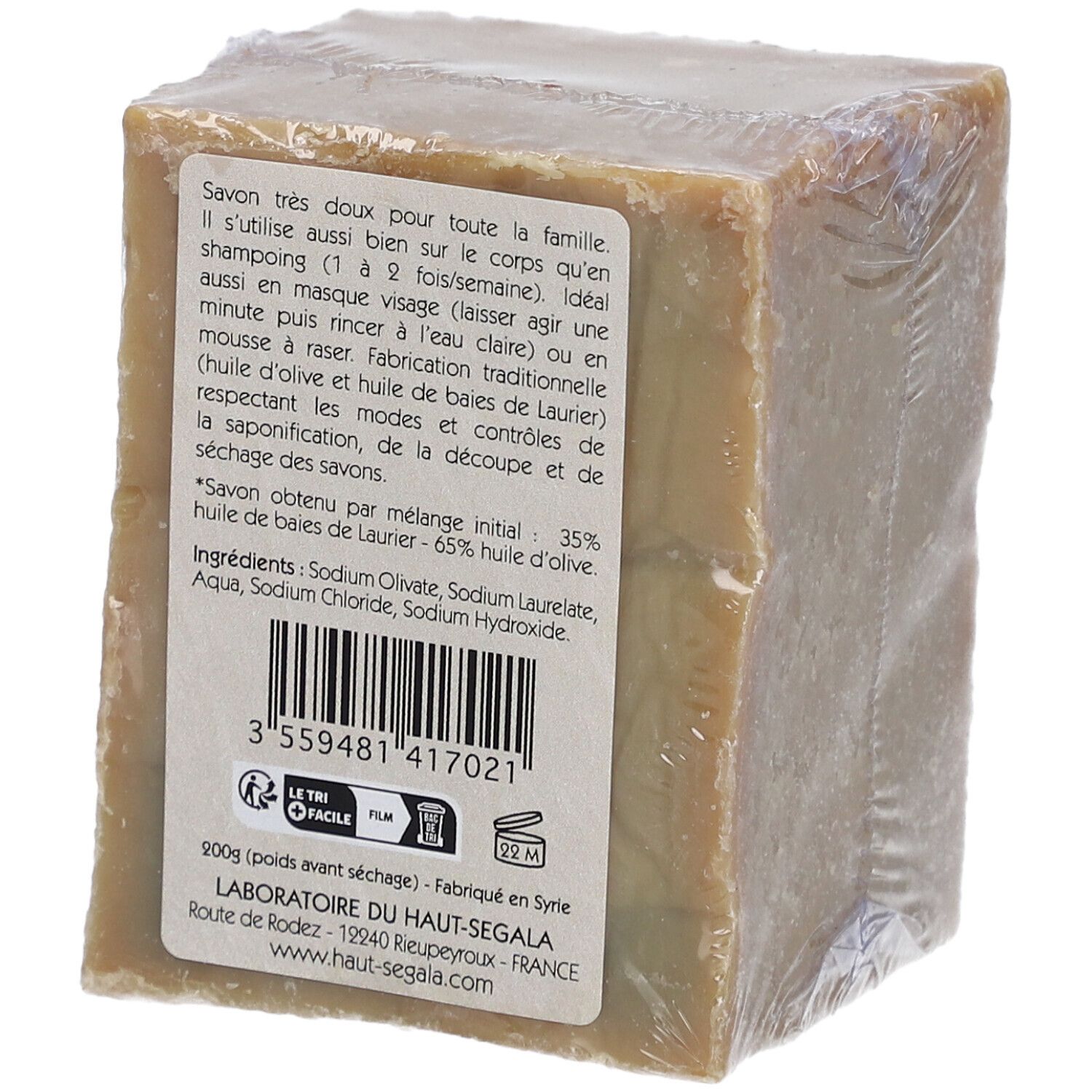Verpakte zeep. Achterkant met tekst en barcode. Ingrediënten: Sodium Olivate, Sodium Laurelate, Aqua, Sodium Chloride, Sodium Hydroxide.