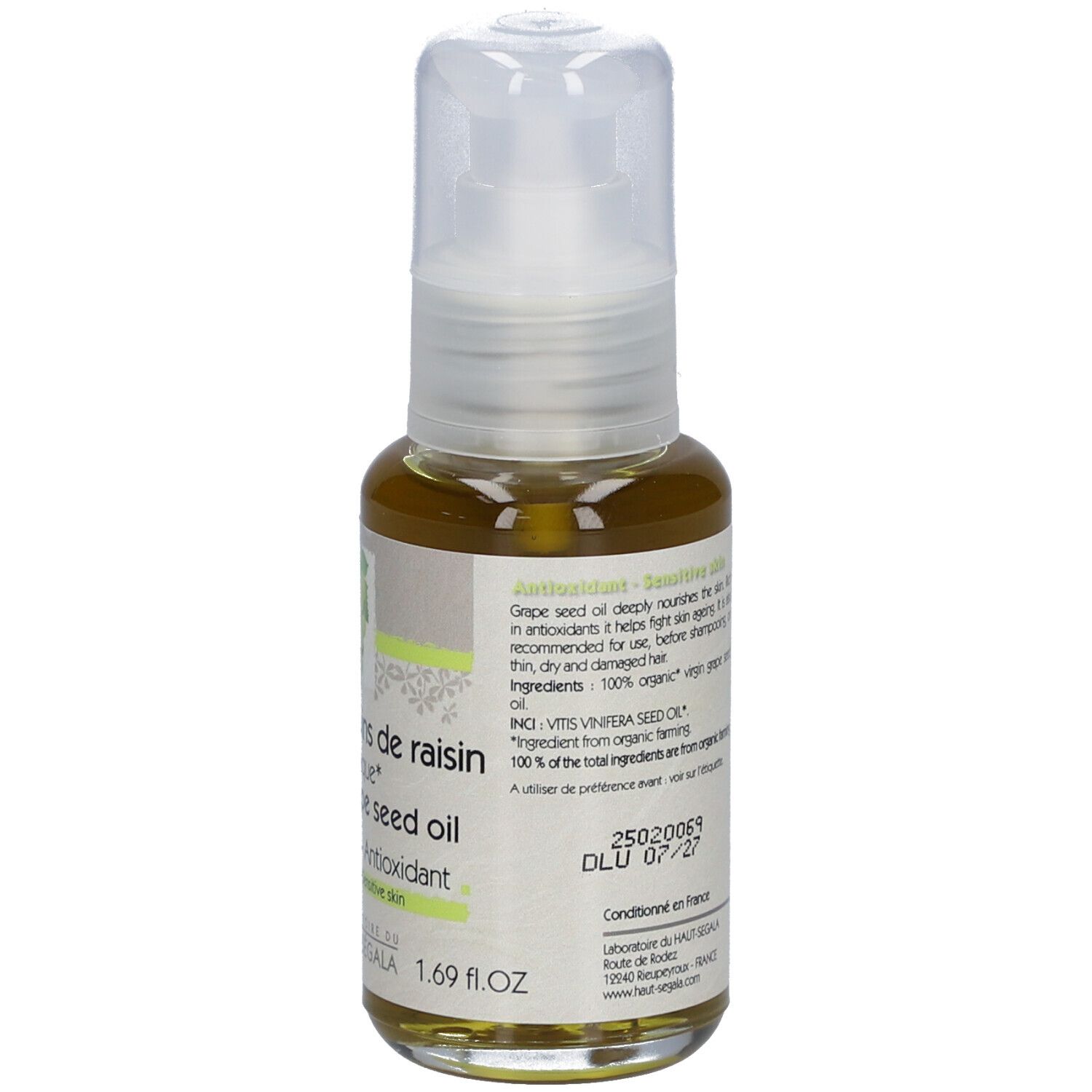 Glazen fles met verstuiver. Etiket: Huile de pépins de raisin biologique, Anti-oxydante, Peaux sensibles. Bio-keurmerk. 50 ml.