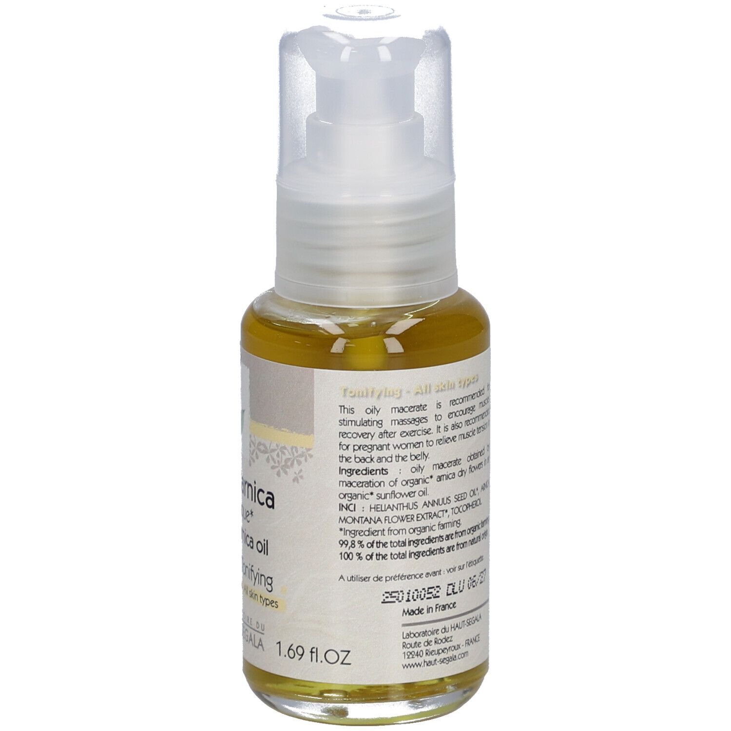 Achterkant van de arnica-oliefles. Productinformatie, ingrediënten en certificeringen op het etiket.