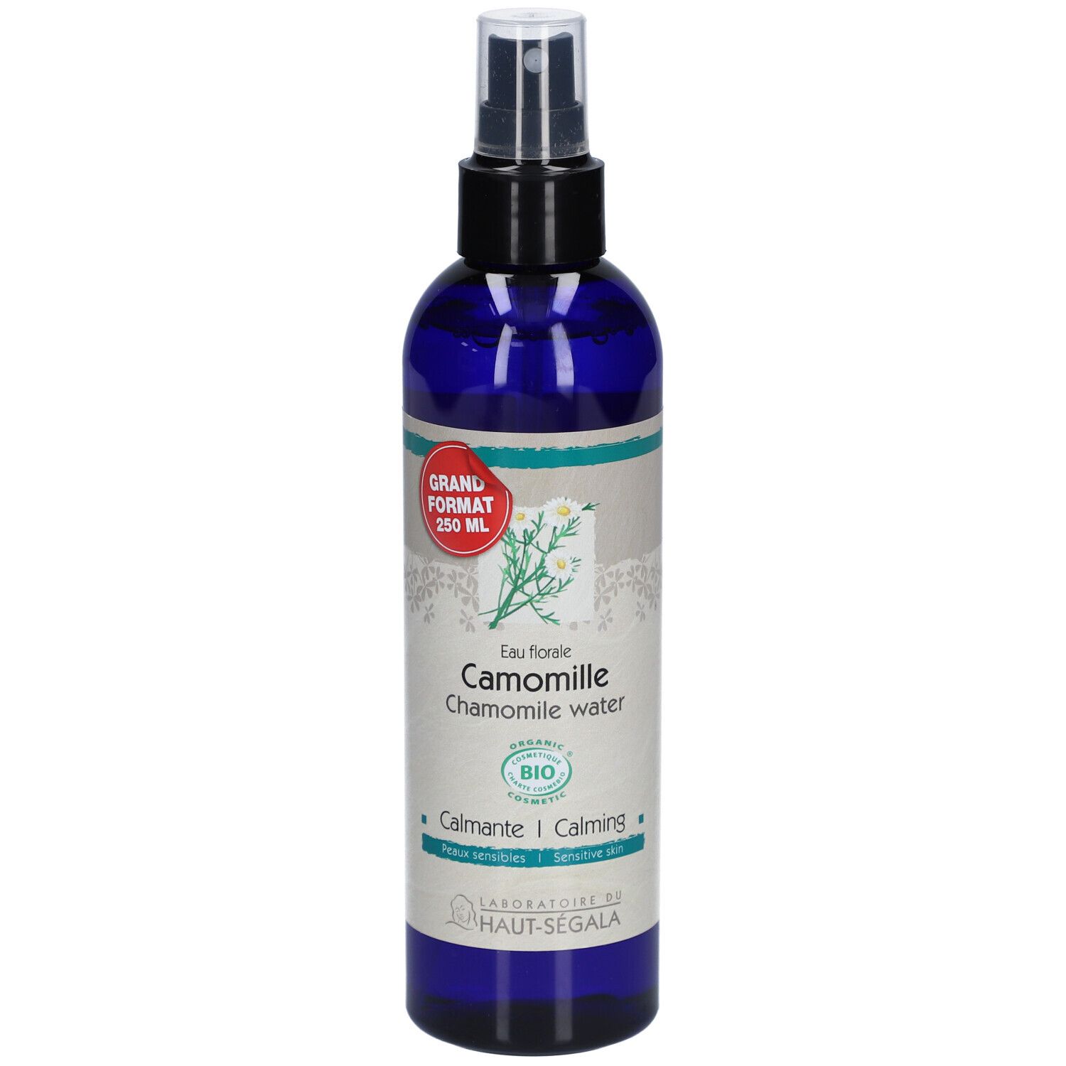 Flacon spray d'eau florale. Verre bleu, tête noire. Inscription: Camomille, certification Bio, 250 ml, Laboratoire du Haut-Segala.