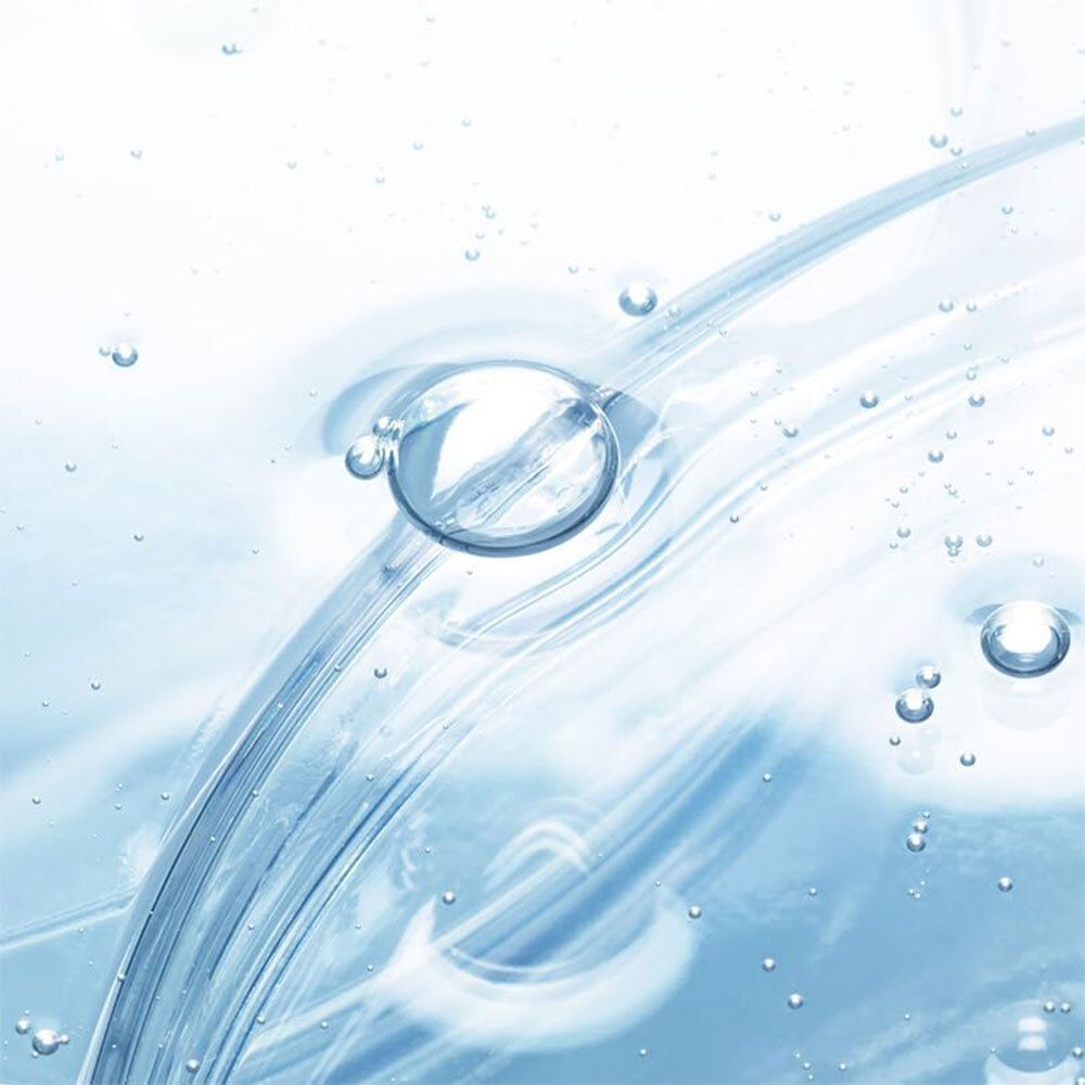 Abstract close-up van water met bellen en golvende structuren. Heldere, transparante vloeistof.