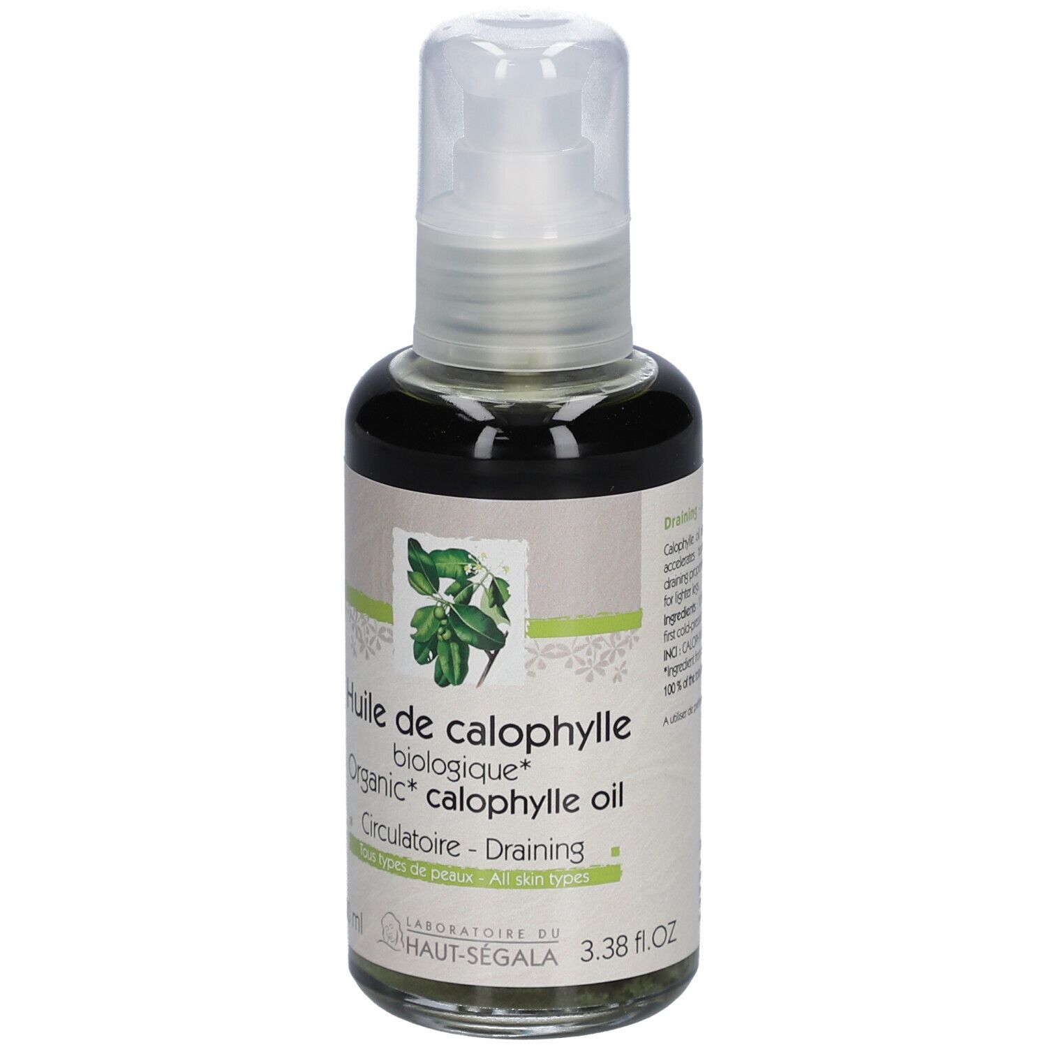 Flacon en verre avec vaporisateur. Étiquette avec texte : Huile de calophylle biologique, Organic calophylle oil.