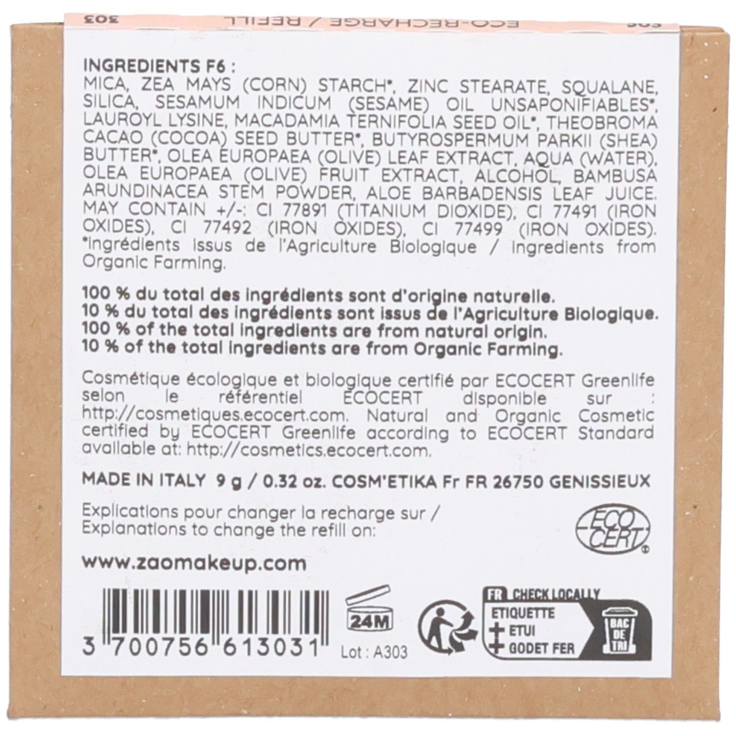 Achterkant van de compact poeder navulling. Ingrediëntenlijst, tekst: Made in Italy, 9 g, ECOCERT-logo, 24M-symbool, recycling symbool.