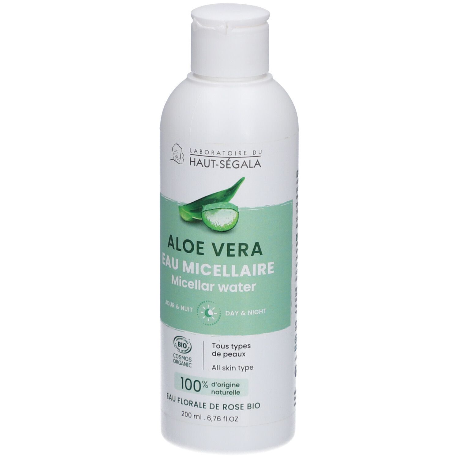 Witte fles met groen etiket. Tekst: Aloe Vera Eau Micellaire, Laboratoire du Haut-Ségala. Bio-certificering.
