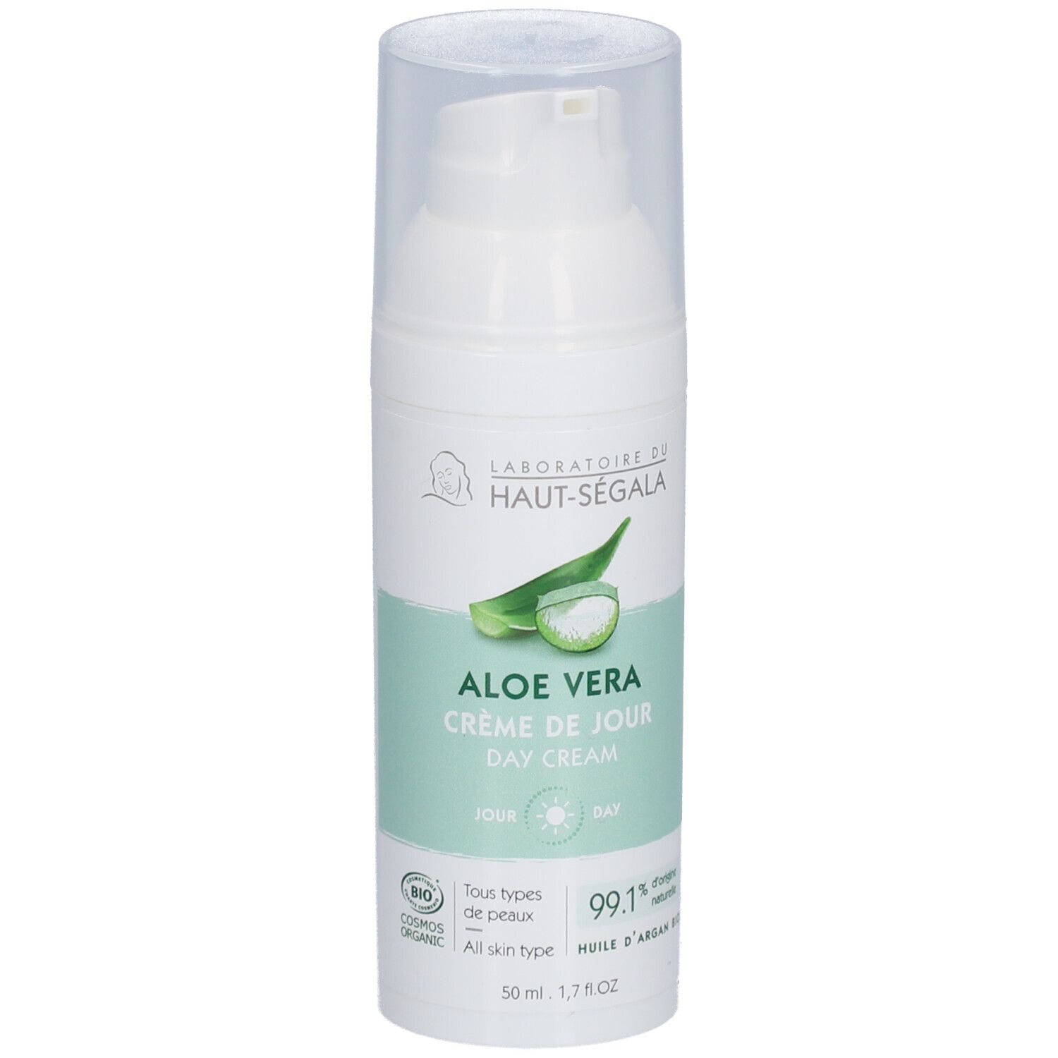Witte fles met Aloe Vera dagcrème. Opschrift: Laboratoire du Haut-Ségala, Aloe Vera Crème de Jour Bio. Met dop en dispenser.