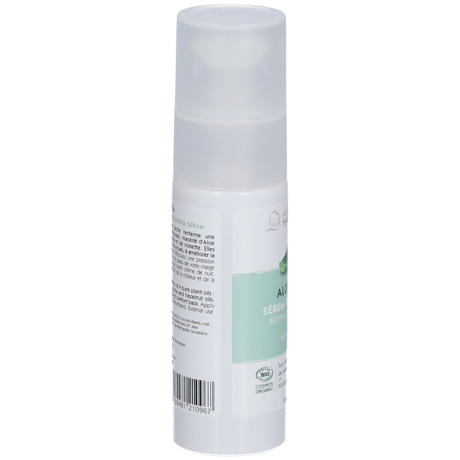Flacon blanc avec étiquette verte. Inscription: Aloe Vera Sérum Régénérant. Certification bio.