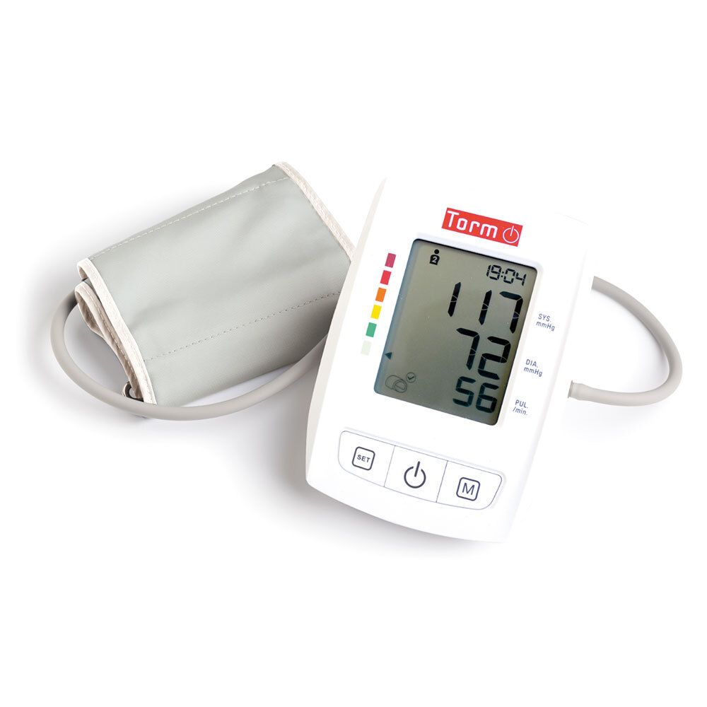 Witte bloeddrukmeter met grijze manchet. Display toont waarden. Torm logo.