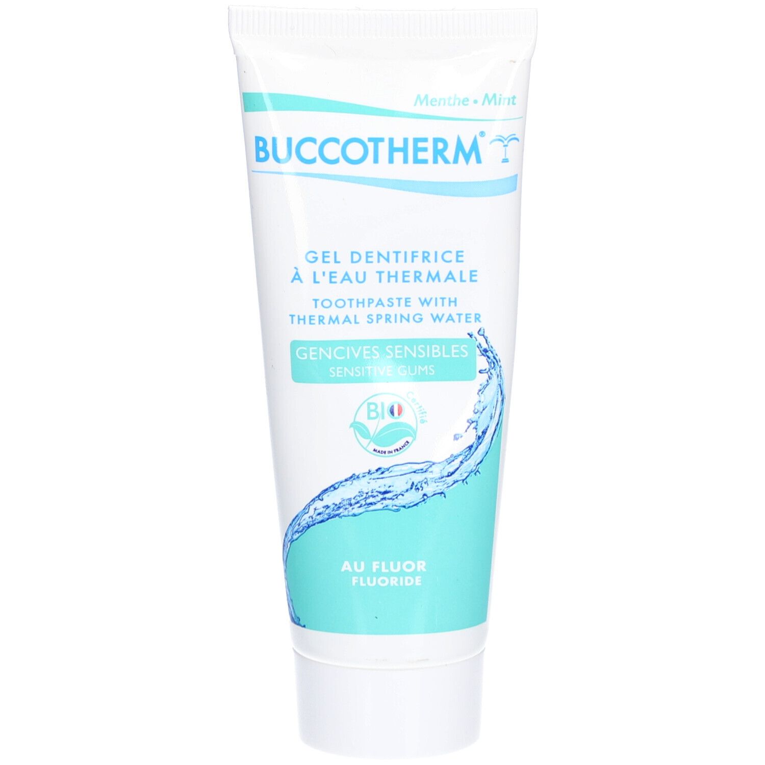 Blauw-witte tube tandgel. Opschrift: Buccotherm, Gel Dentifrice à l'eau thermale, Gencives Sensibles, Au Fluor. Bio-keurmerk.