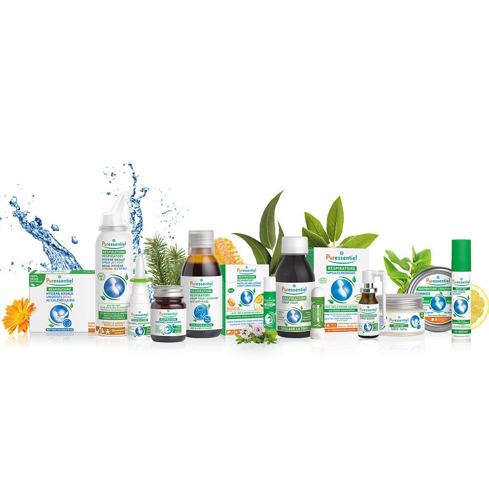 Gamme de produits PURESSENTIEL. Divers produits, flacons, sprays, emballages. Sur fond blanc.
