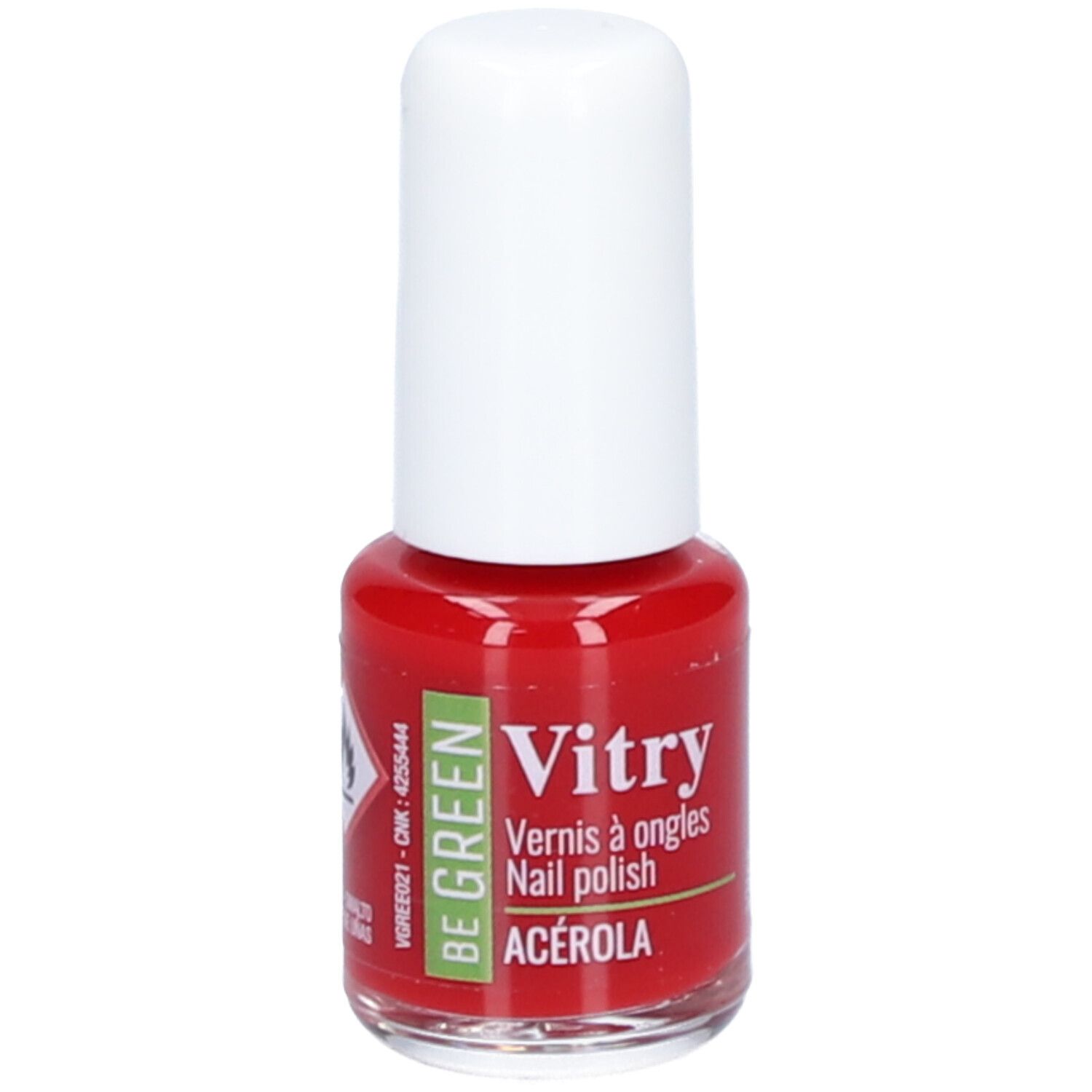 Rode nagellakfles met witte dop. Opschriften: Vitry, Be Green, Nagellack, Acerola, vlam-symbool.
