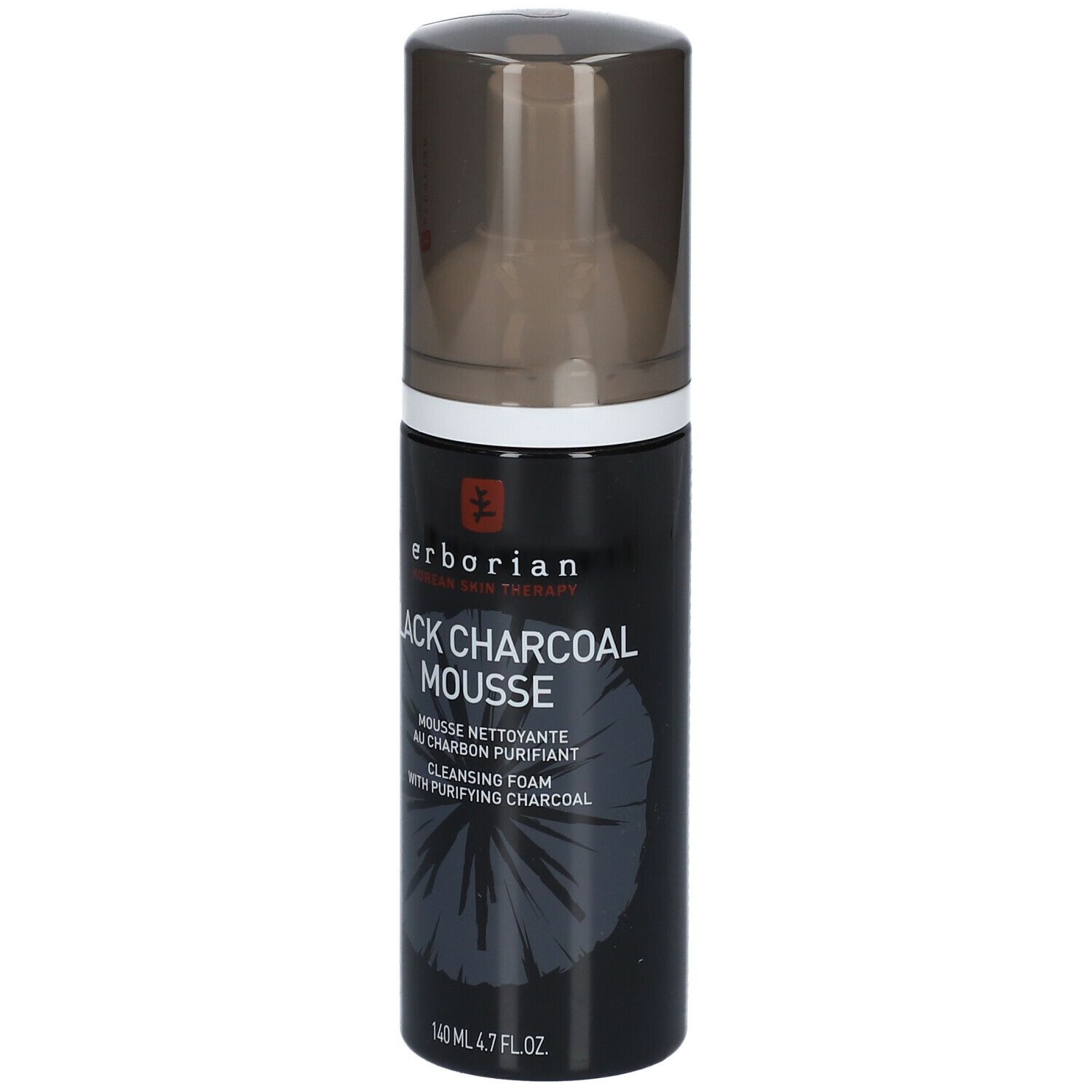 Zwarte fles met pomp. Tekst: Black Charcoal Mousse, reinigingsschuim met actieve kool. Merk: erborian.