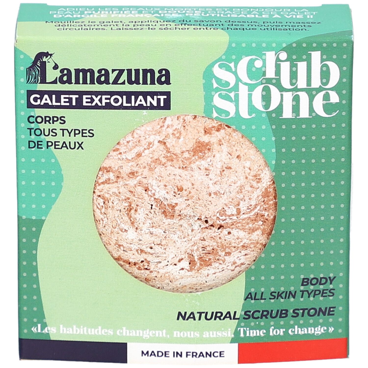 Groene doos met ronde scrubsteen. Opschrift: Lamazuna, Galet Exfoliant, Scrub Stone, voor alle huidtypes. Gemaakt in Frankrijk.