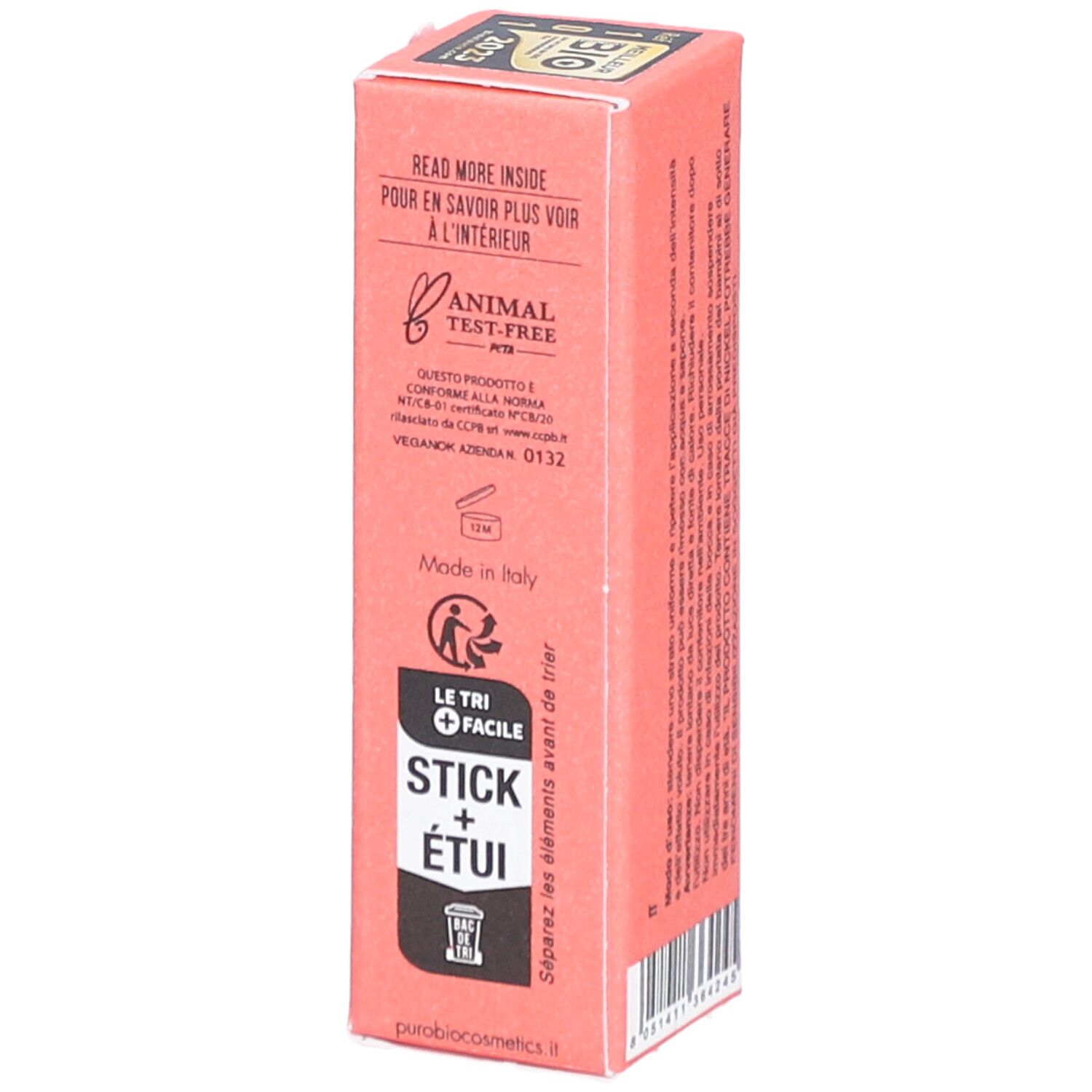 Roze verpakking voor lippenstift. Tekst op achterkant in het Italiaans. Recycling symbool.