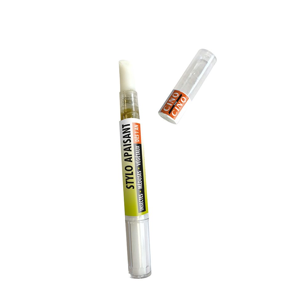 Pen met witte punt en transparante dop. Opschrift: STYLO APAISANT. Merk: CINQ SUR CINQ.