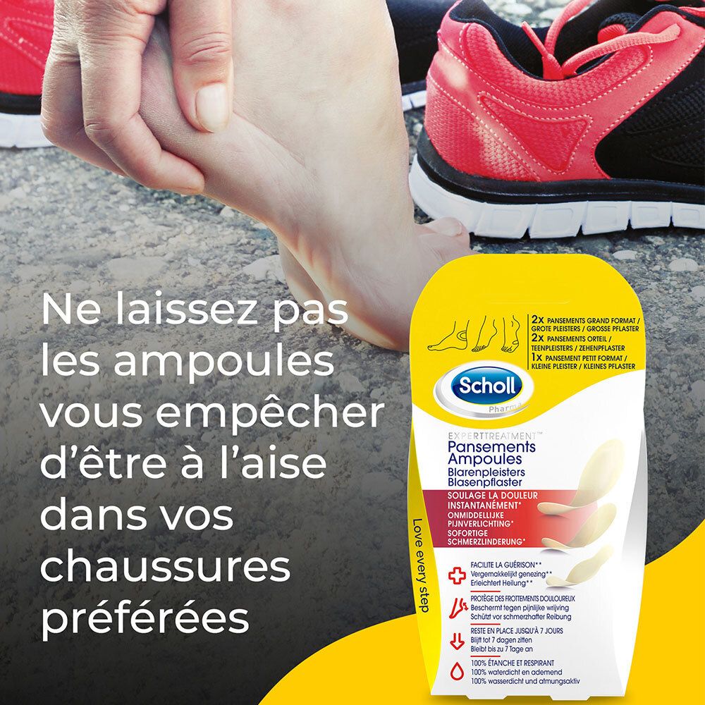 Personne avec des chaussures et des pieds. À côté, un emballage jaune Scholl avec des pansements pour ampoules.