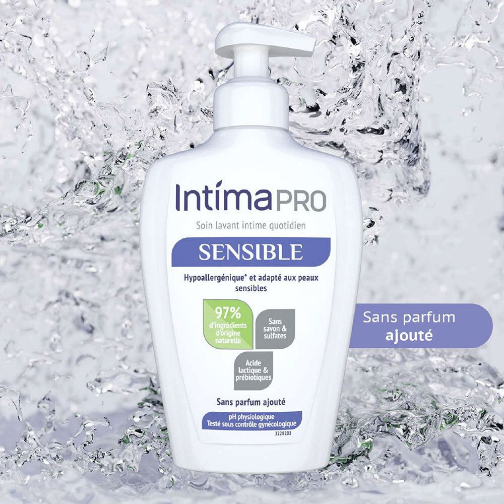 Witte fles met pomp in water. Opschrift: IntimaPRO SENSIBLE. Zonder parfum. 97% natuurlijke ingrediënten.