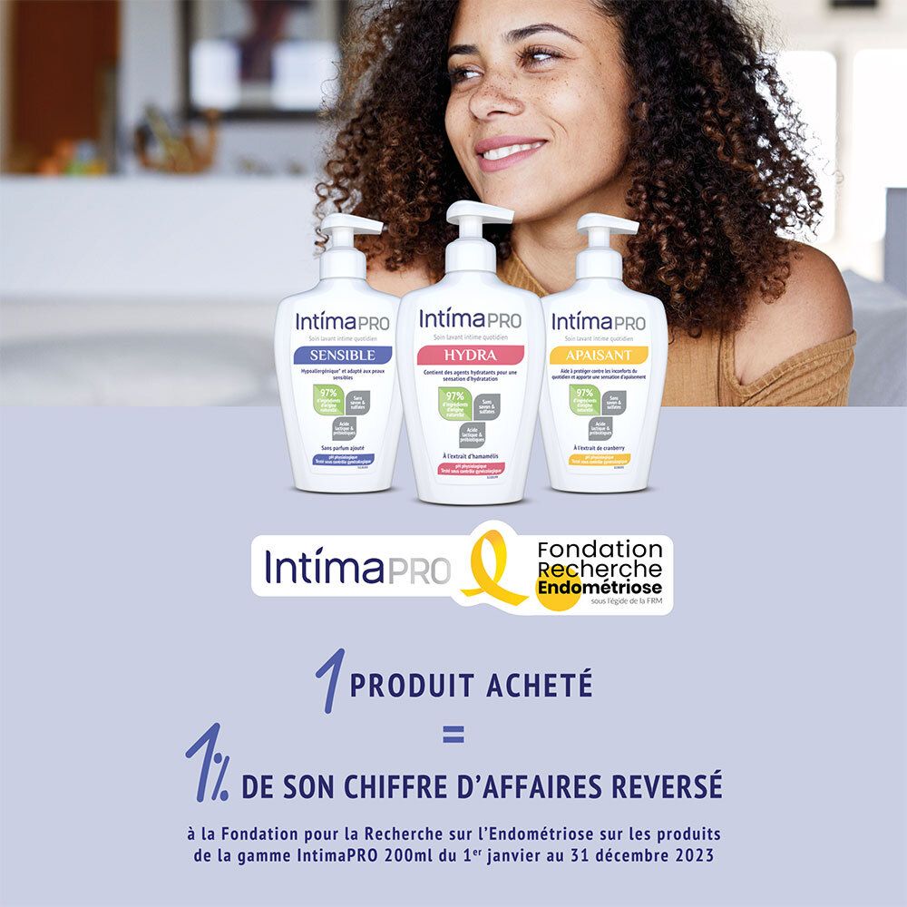 Drie IntimaPRO flessen. SENSIBLE, HYDRA, APAISANT. Logo: Fondation Recherche Endométriose. 1% van de omzet gedoneerd.