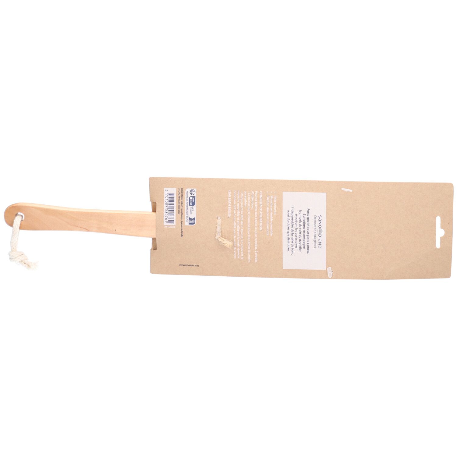 Dos de la brosse de bain avec manche long en bois. Sur emballage marron avec texte.