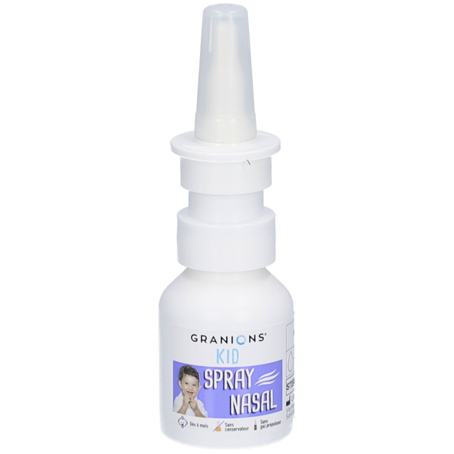 Witte neussprayfles met sproeikop. Etiket met productnaam en afbeelding van een kind.