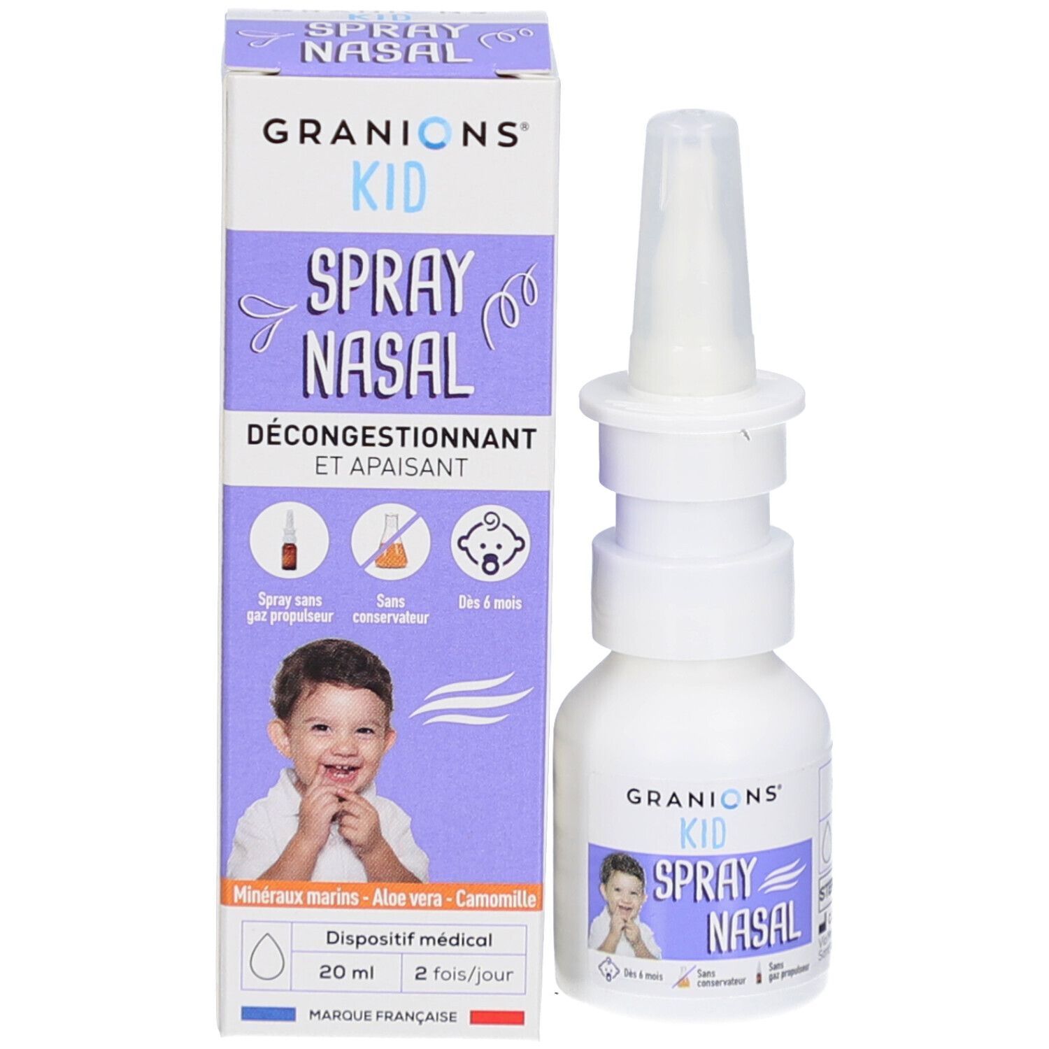 Productverpakking met neussprayfles. Doos met productnaam, afbeelding van een kind en informatie.