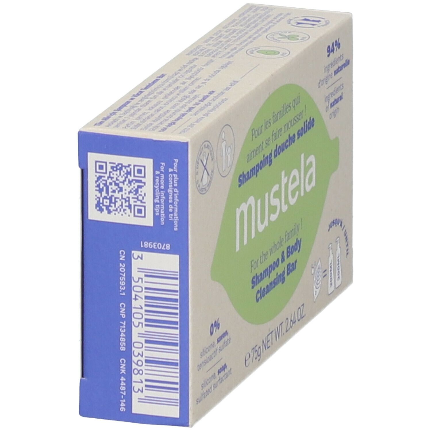 Kartonnen verpakking, schuin van opzij. Productnaam en logo zichtbaar. Barcode en QR-code op de blauwe zijkant. 75g inhoud.