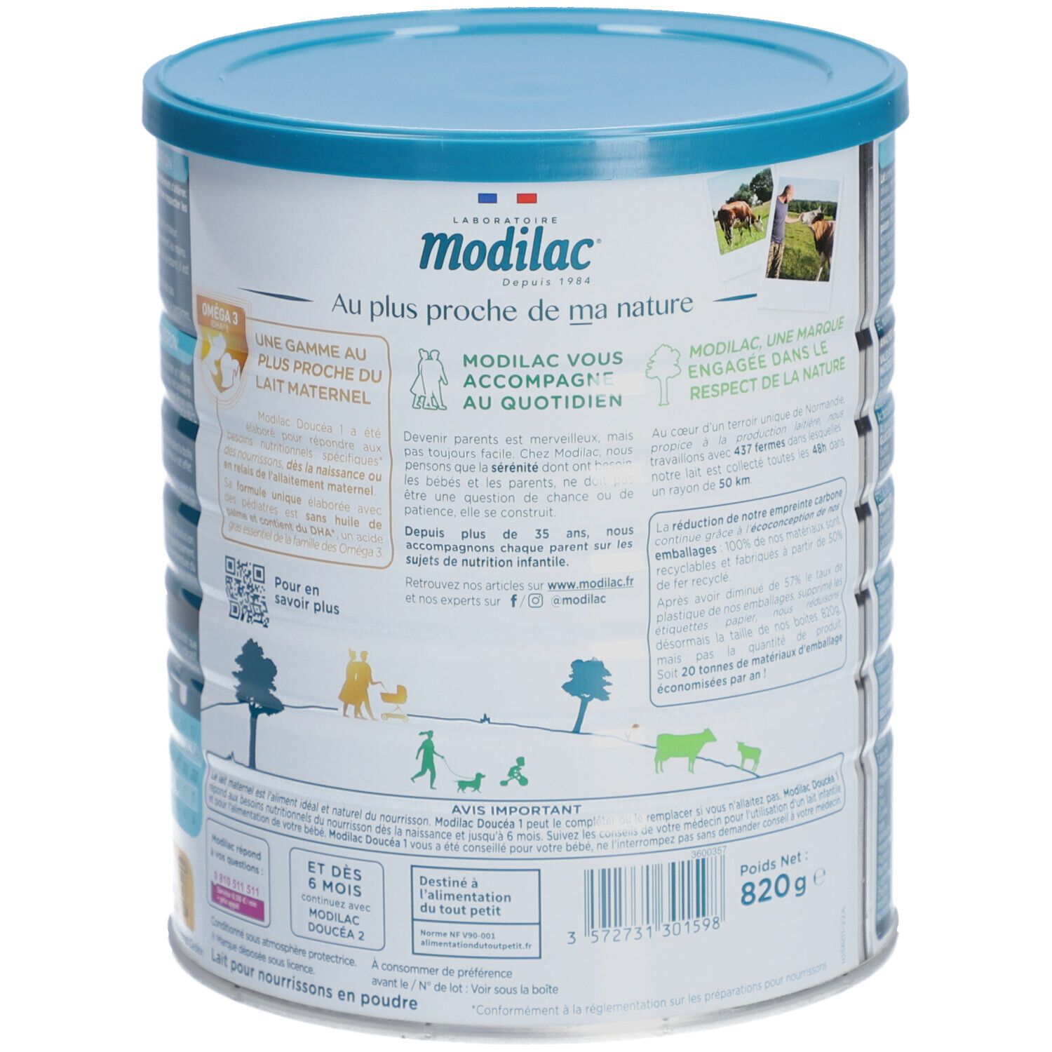 Dos de la boîte de lait en poudre. Texte sur la proximité avec la nature et la durabilité. Design bleu et blanc.