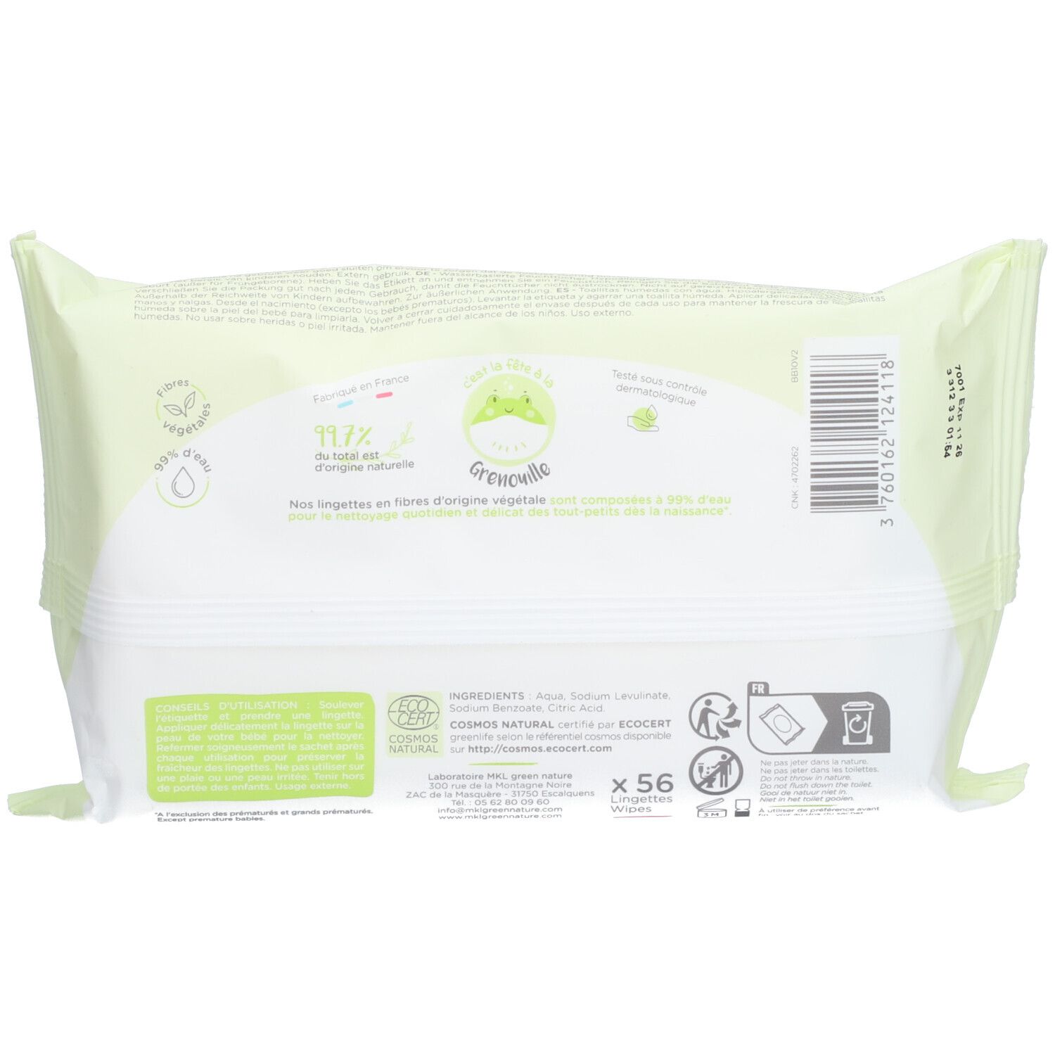 Achterkant van de Baby Green vochtige doekjes verpakking. Lichtgroen. Tekst: 99,7% natuurlijke oorsprong, 56 doekjes. Ingrediëntenlijst en recyclingsymbolen.
