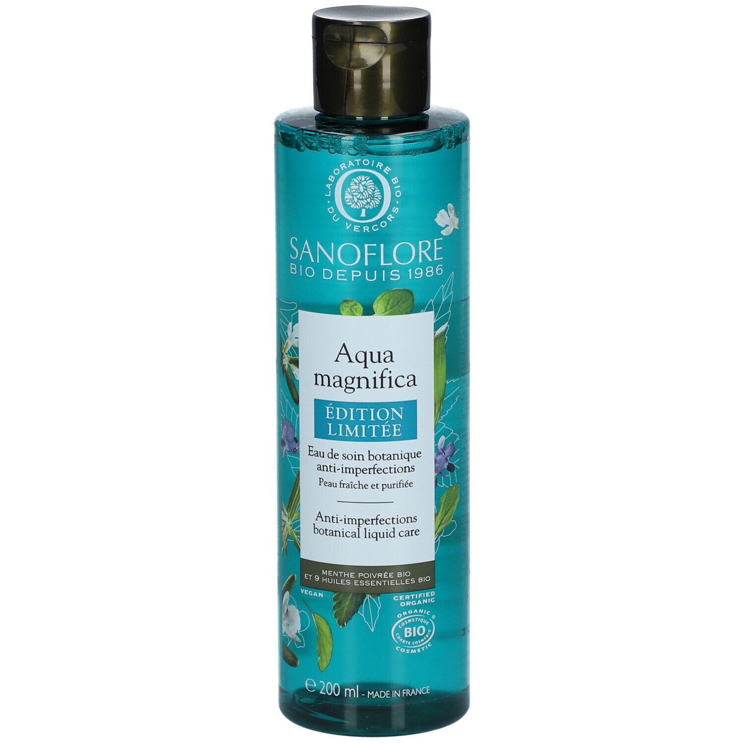 Sanoflore Aqua Magnifica fles. Turquoise vloeistof, bruine dop. Etiket met tekst en logo.