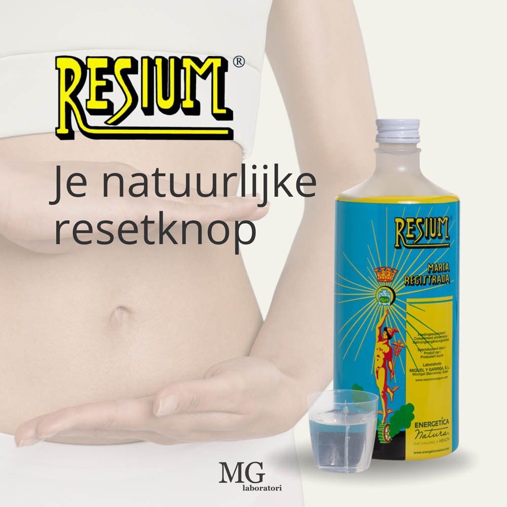 Buik van een vrouw met RESIUM-fles en tekst 'Je natuurlijke resetknop'.