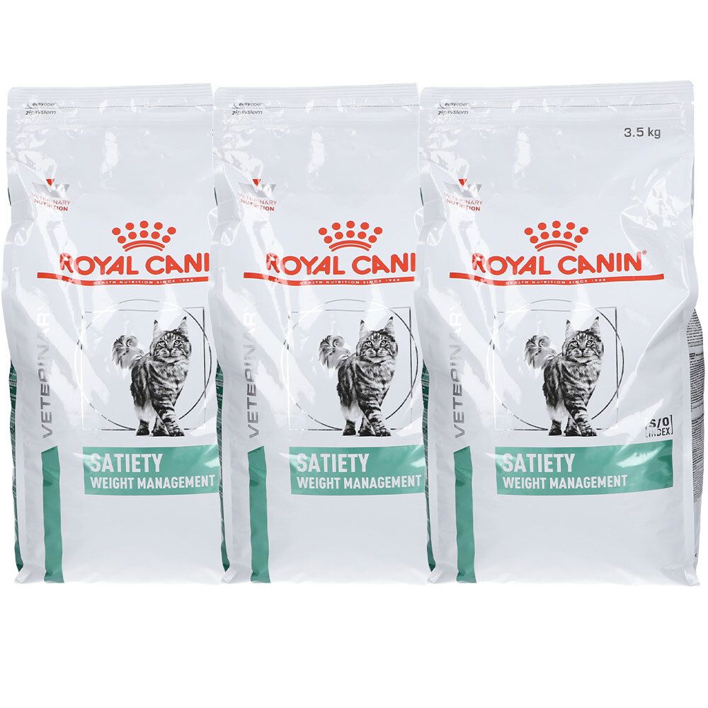 Drie zakken ROYAL CANIN Satiety Weight Management kattenvoer. Witte verpakking met logo, kat en tekst. 3,5 kg.