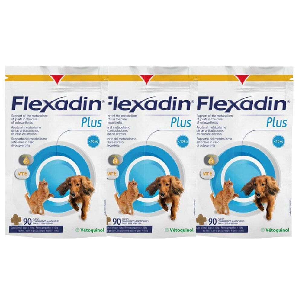 Drie zakjes Flexadin Plus <10kg. Opschrift Flexadin Plus, afbeelding hond en kat. Bevat 90 tabletten. Merk Vétoquinol.
