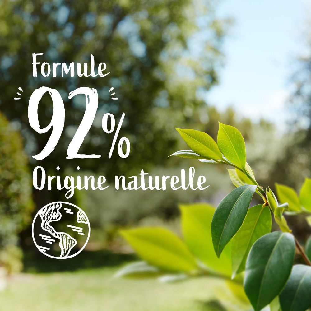 Texte: Formule 92% Origine naturelle. Logo avec globe terrestre et feuilles.
