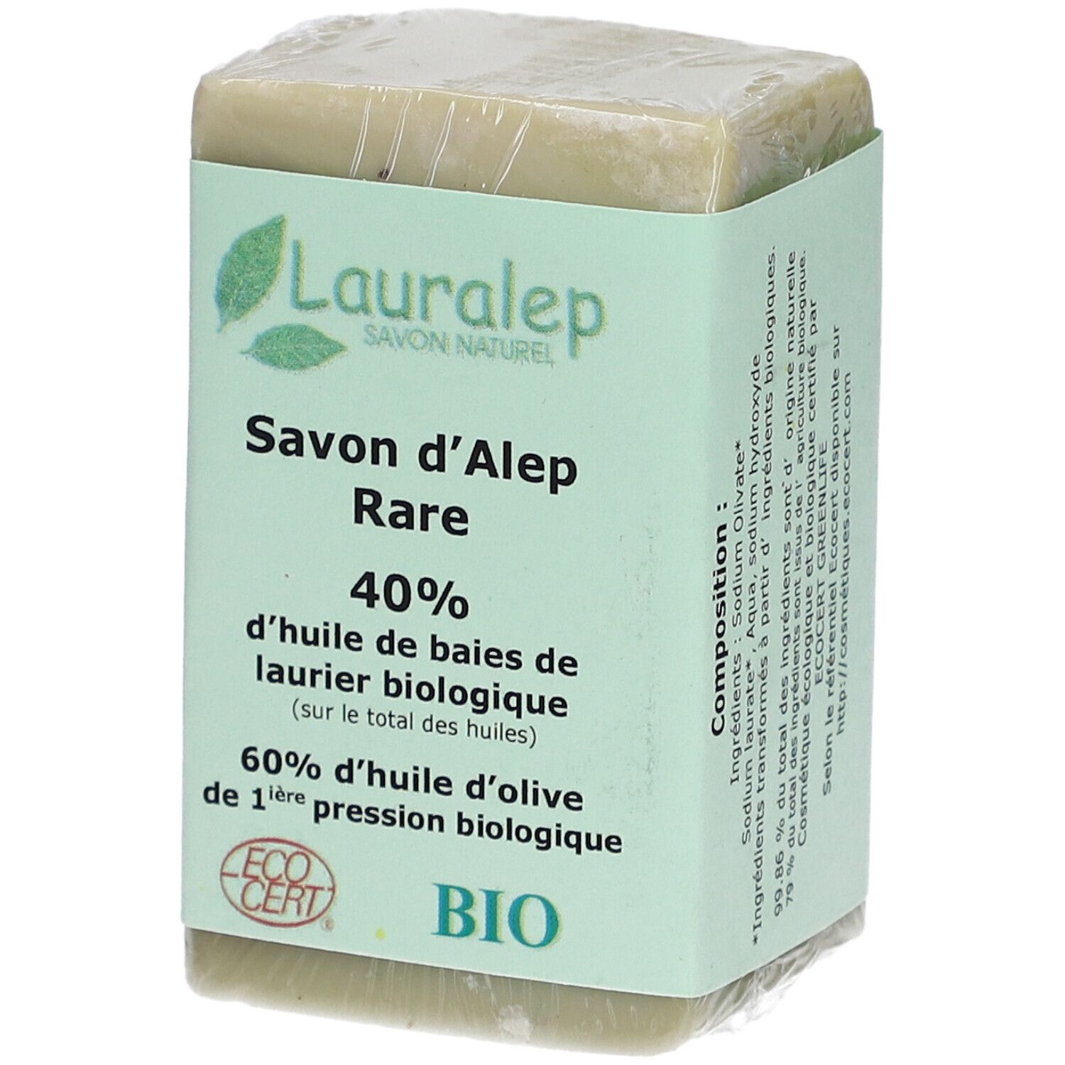 Verpakte zeep. Label met naam, ingrediënten en bio-certificering. Groenachtige kleur.
