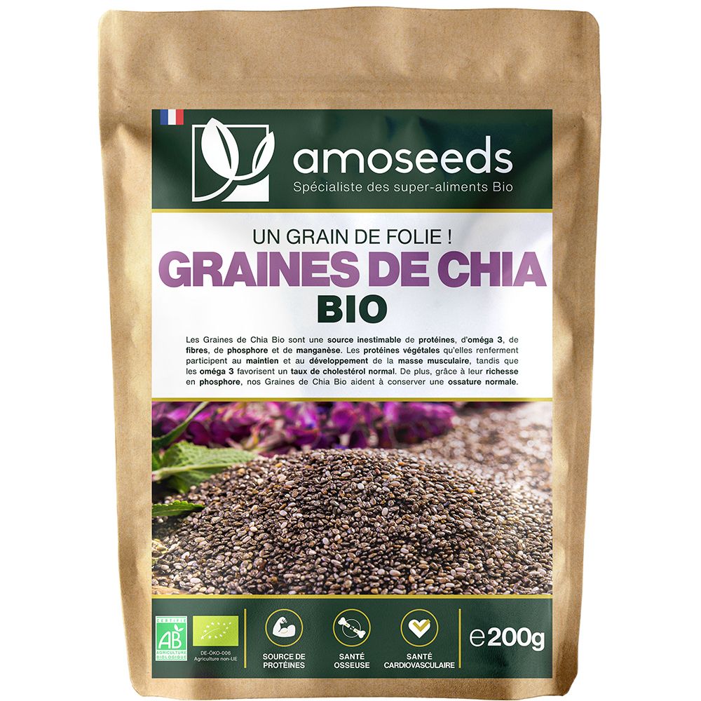 Bruine papieren zak met chiazaad. Opschrift: amoseeds, GRAINES DE CHIA BIO. Met AB-keurmerk en gezondheidslogo's.