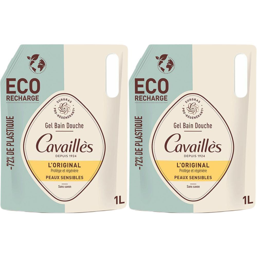 Deux recharges de gel douche. Inscriptions : "Cavaillès", "L'Original", "Peaux sensibles". "Eco Recharge" et "-72% de plastique".