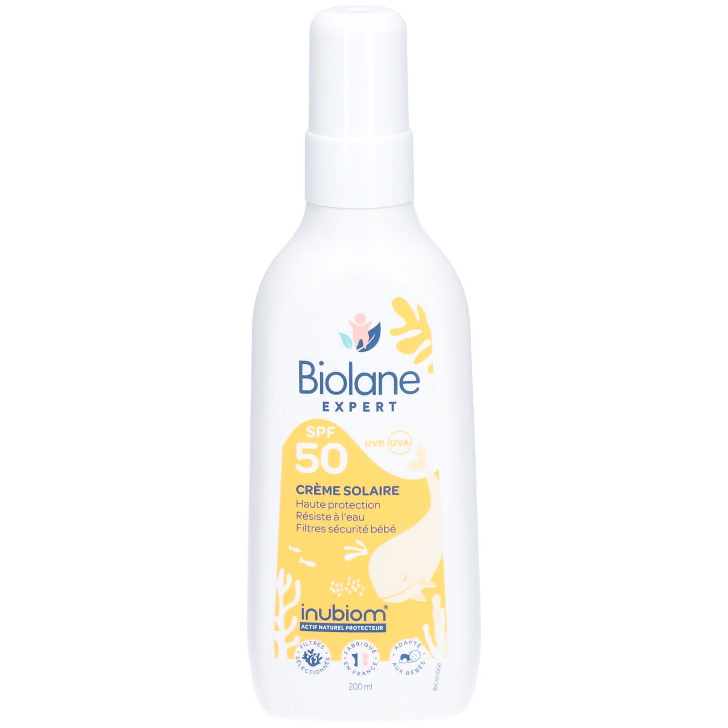 Witte fles met verstuiver, Biolane Expert Crème Solaire SPF50. Geel etiket met tekst en illustraties.