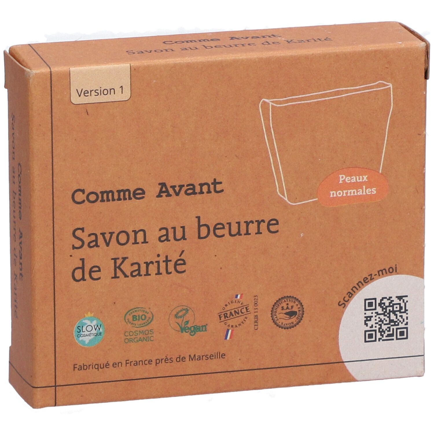 Kartonnen doos met productnaam en logo's. Opschrift: Savon au beurre de Karité. Voor normale huid.