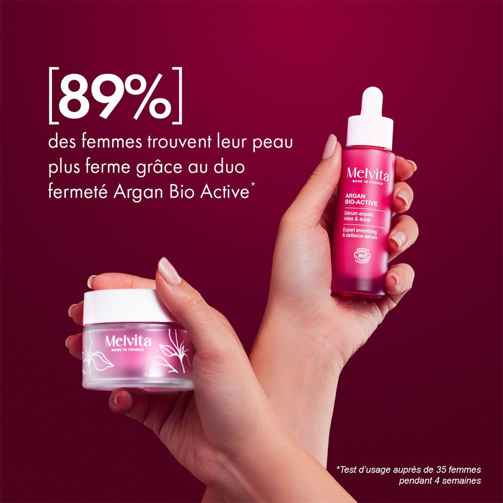 Handen houden een flesje en een potje vast. Tekst: 89% vinden hun huid steviger. Melvita Argan Bio Active.